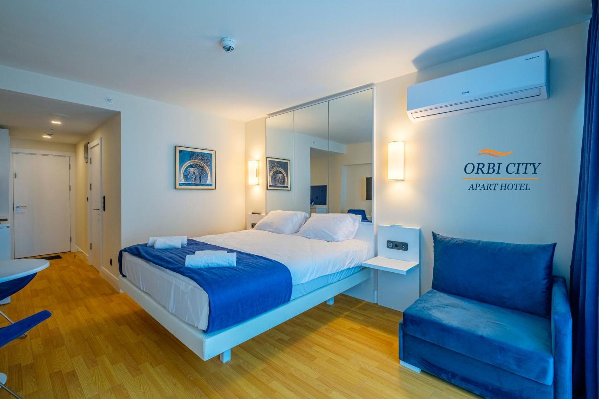 Apart-Hotel Orbi City Batumi Exterior foto